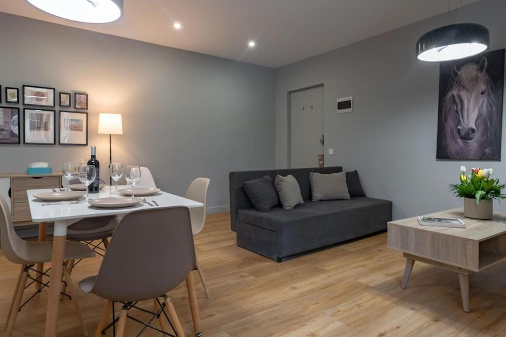 Modern, Quite 1-Bdr Apt 5 Min Walk To Acropolis Atenas Exterior foto